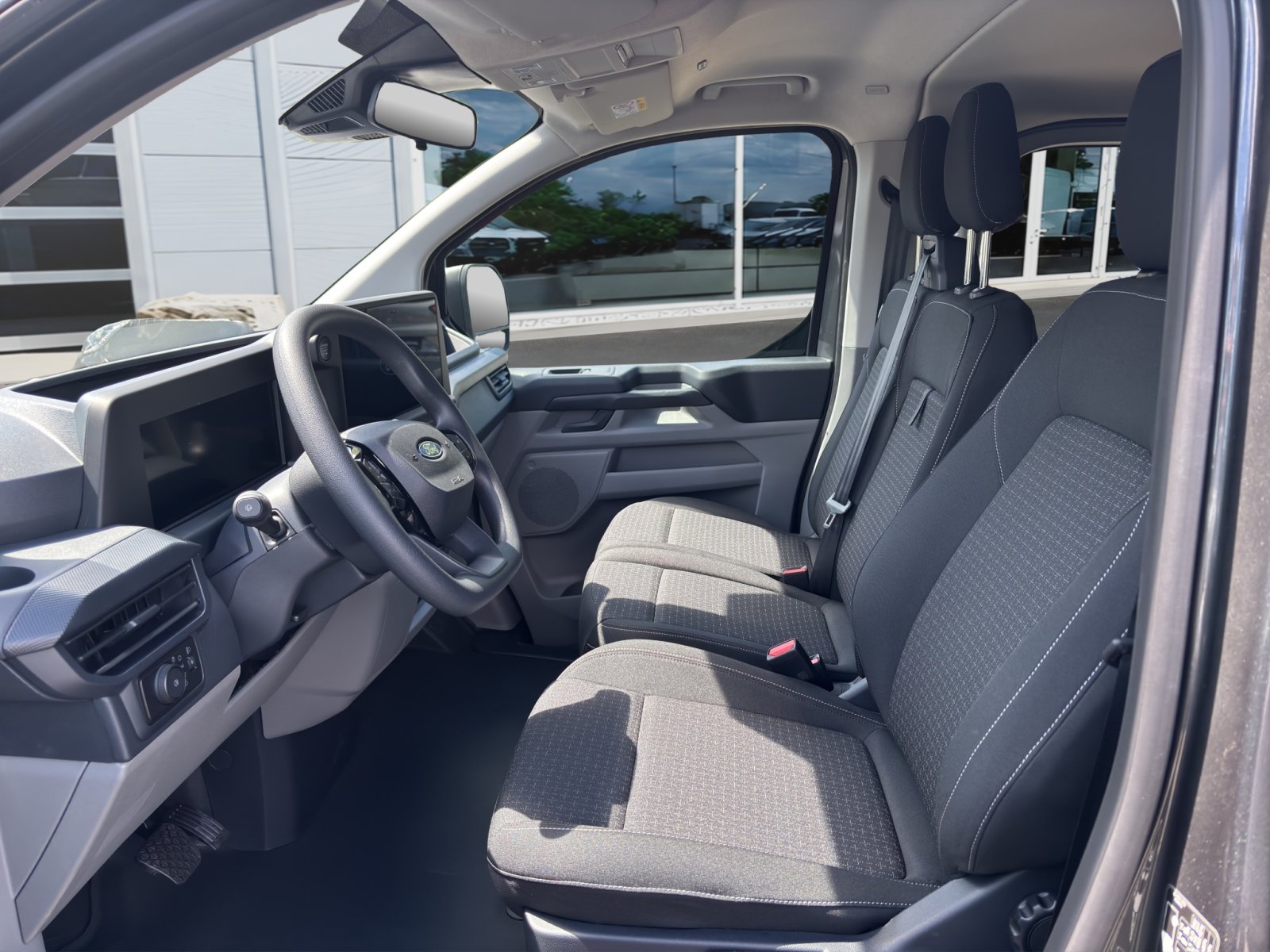 Fahrzeugabbildung Ford Transit Custom 320 L1 FWD Trend