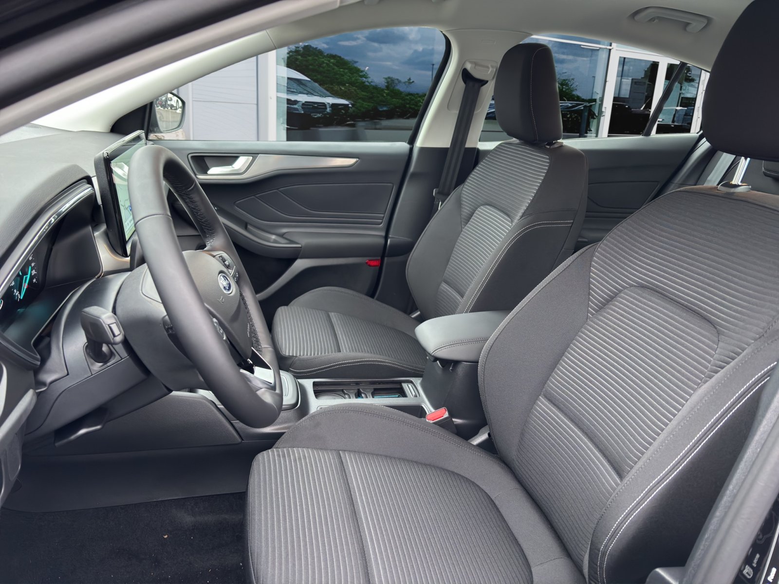 Fahrzeugabbildung Ford Focus 1.0 Ecoboost Titanium ##Easy-Parking-Paket
