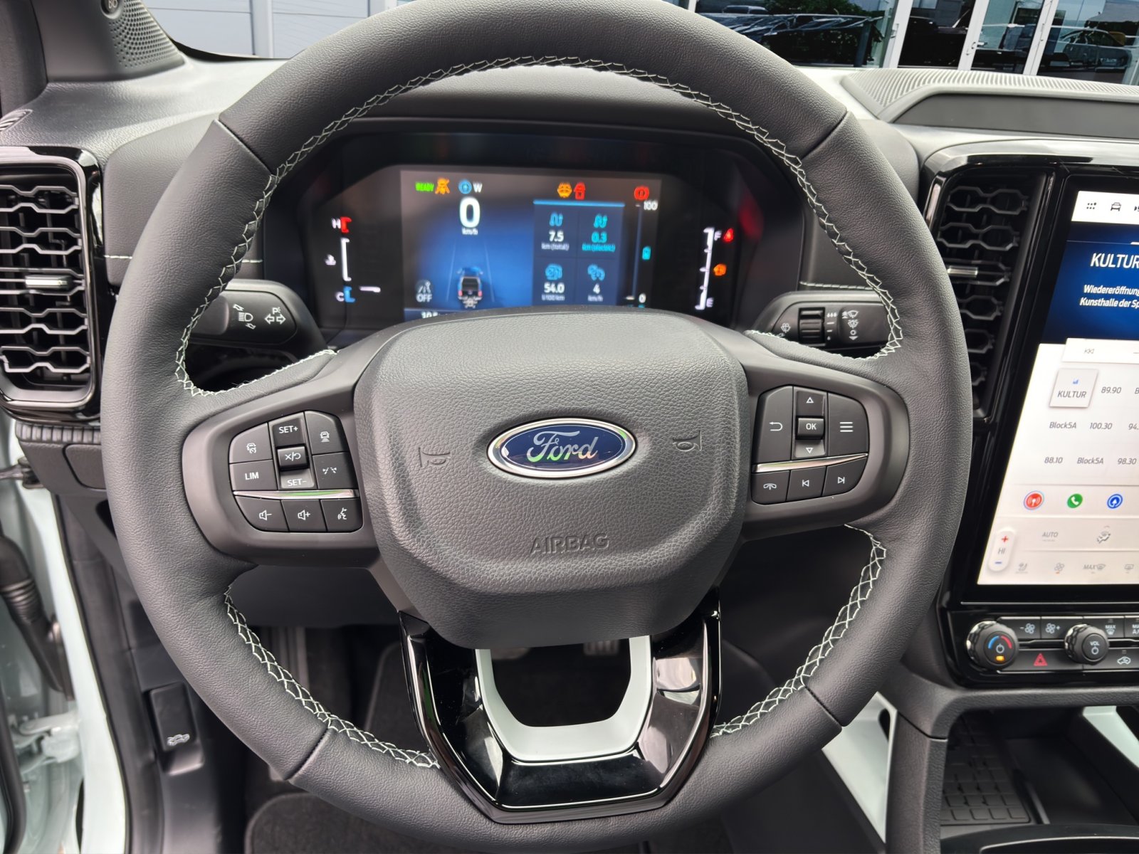 Fahrzeugabbildung Ford Ranger Plug-in-Hybrid Stormtrak e-4WD Doppelkabine