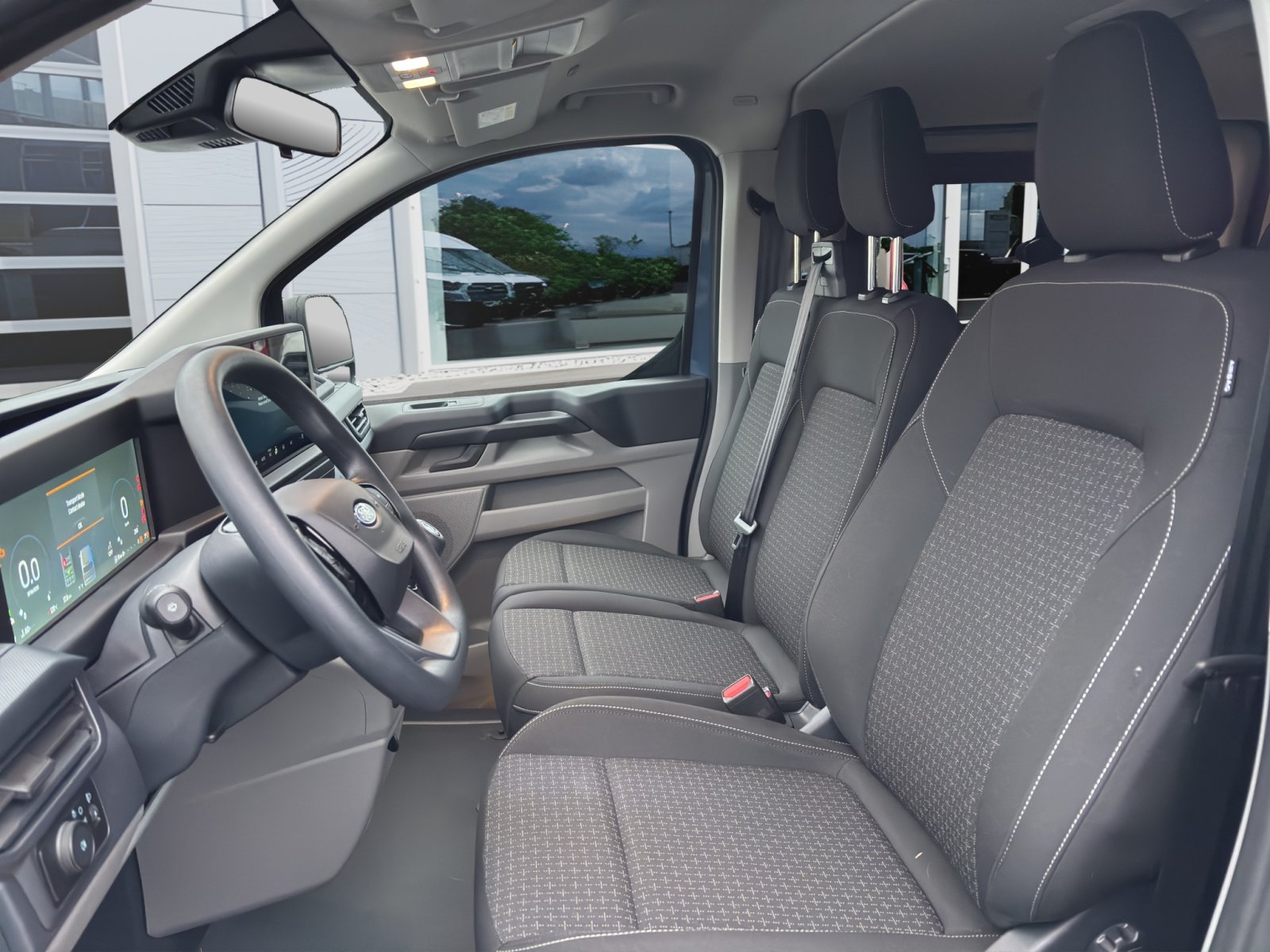 Fahrzeugabbildung Ford Transit Custom 320 L1 FWD Trend