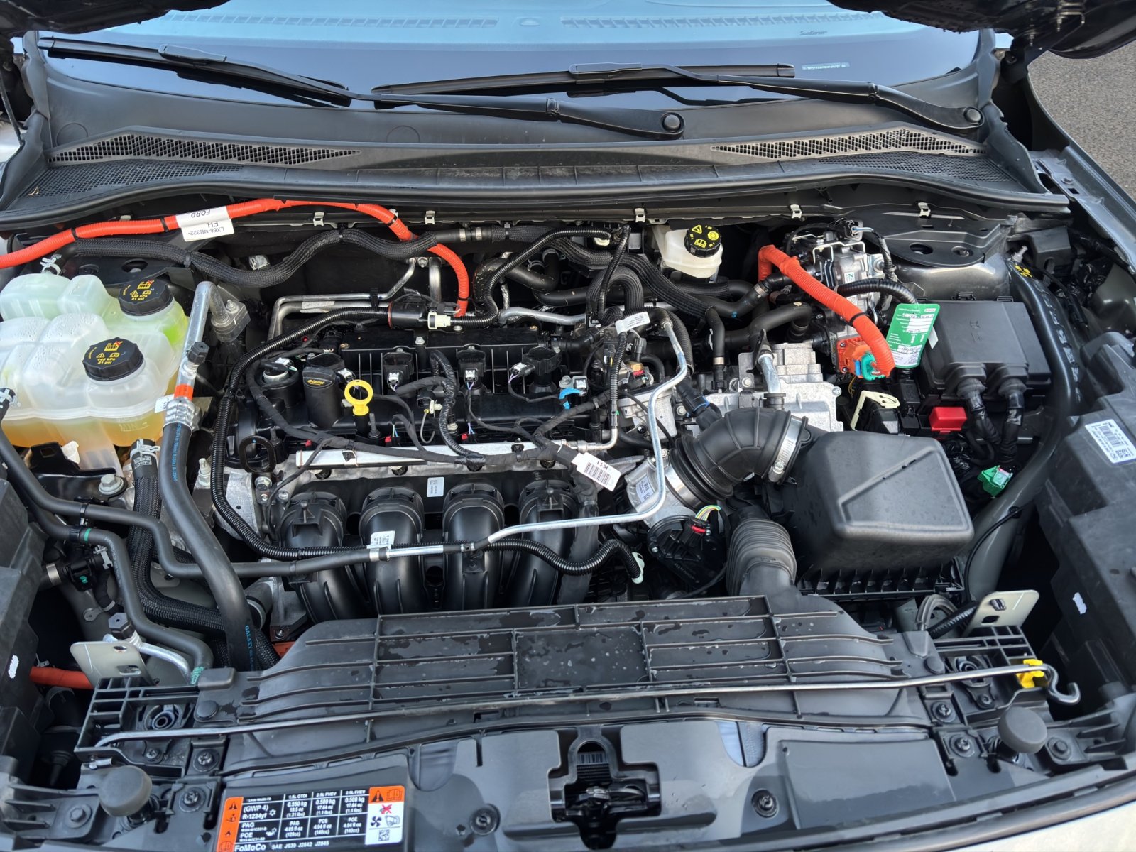 Fahrzeugabbildung Ford Kuga ST-Line X #Winterpaket