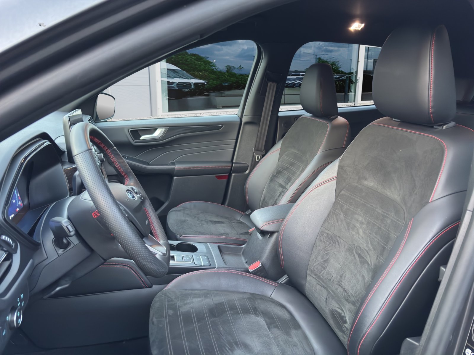 Fahrzeugabbildung Ford Kuga ST-Line X #Winterpaket