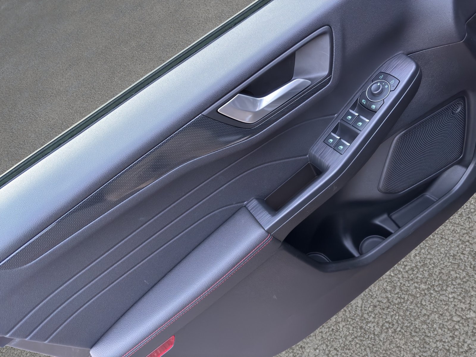 Fahrzeugabbildung Ford Kuga ST-Line X #Winterpaket