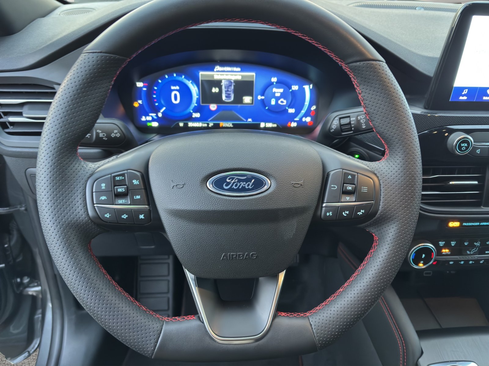 Fahrzeugabbildung Ford Kuga ST-Line X #Winterpaket