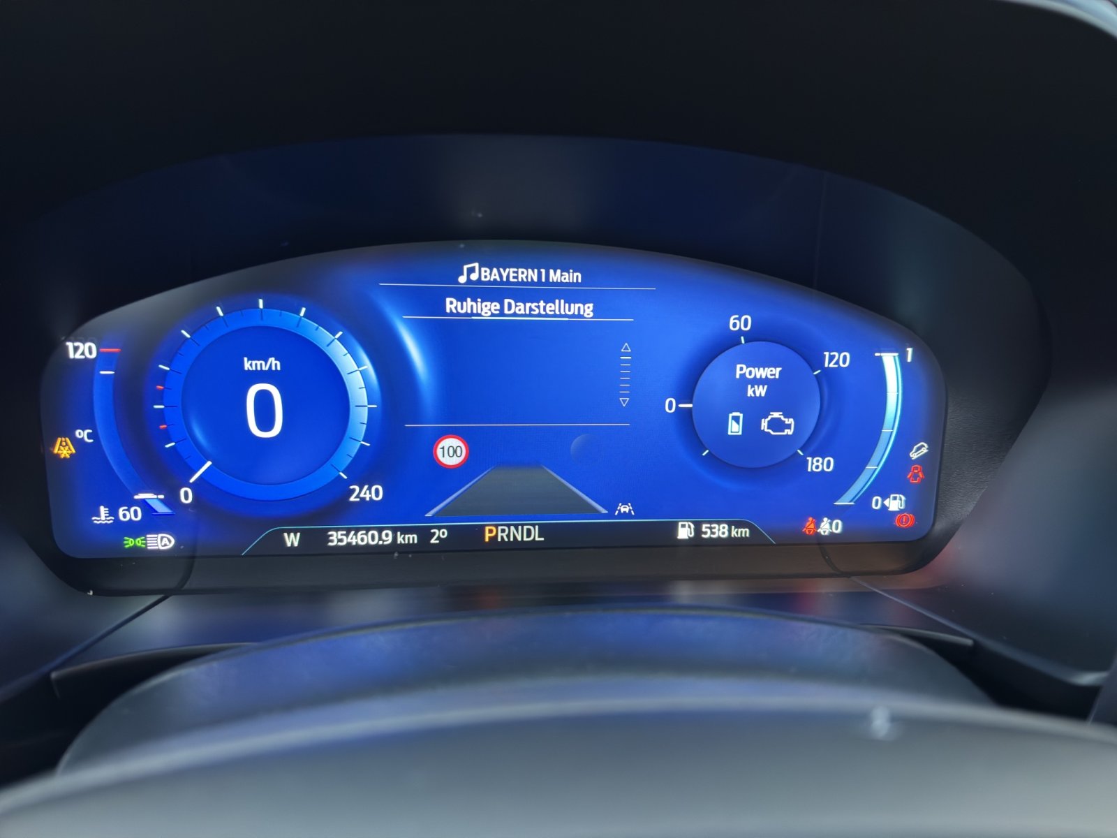 Fahrzeugabbildung Ford Kuga ST-Line X #Winterpaket