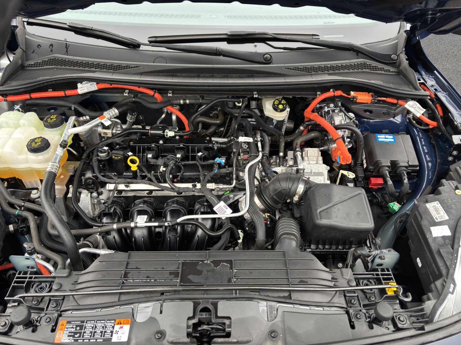 Fahrzeugabbildung Ford Kuga Plug-In Hybrid Cool & Connect #AHK