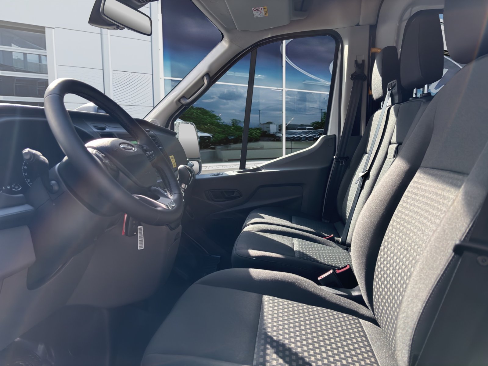 Fahrzeugabbildung Ford Transit Kombi 2.0 Ecoblue 350 L3 Trend #Rollstuhlumbau