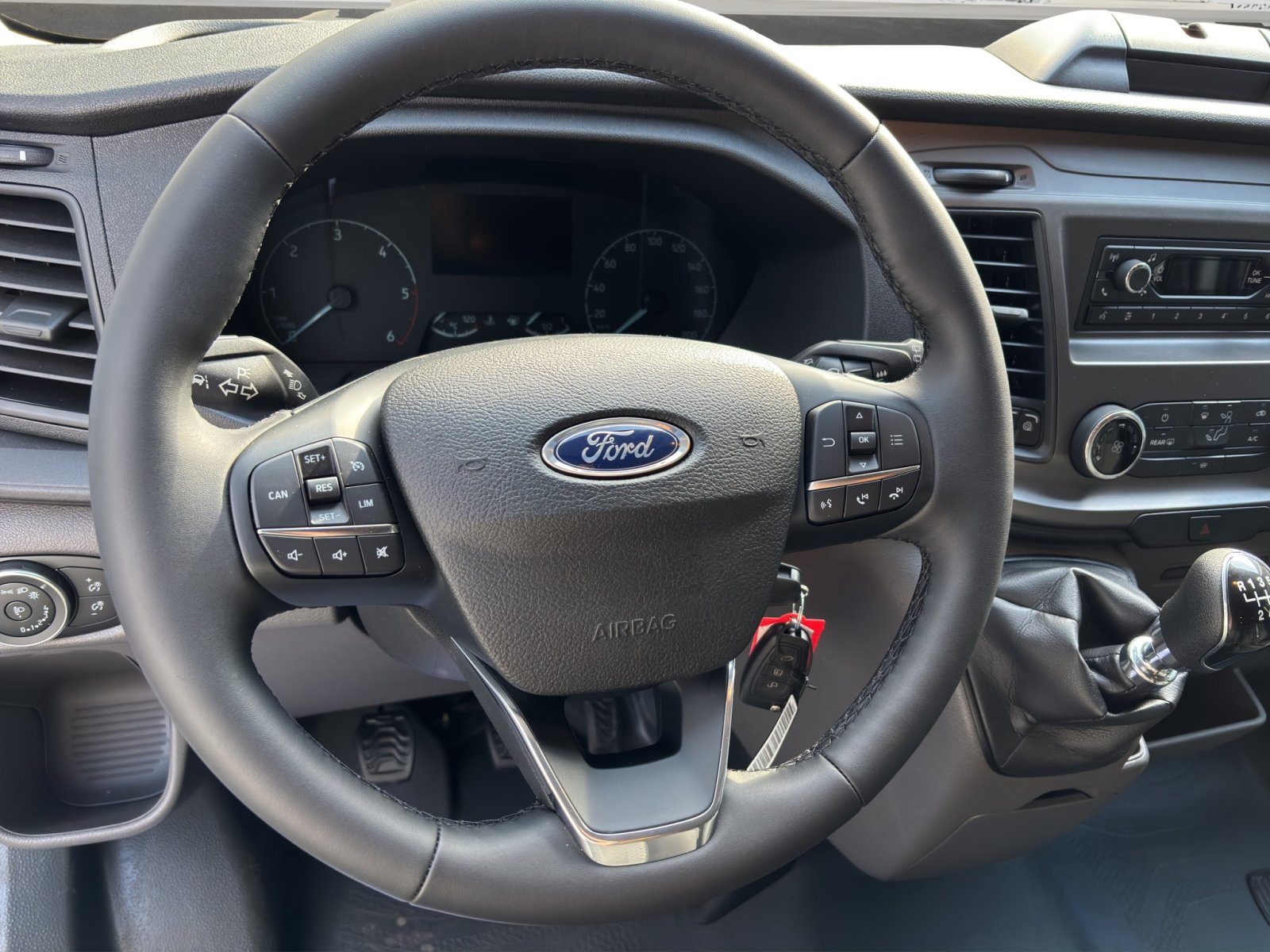 Fahrzeugabbildung Ford Transit Kombi 2.0 Ecoblue 350 L3 Trend #Rollstuhlumbau