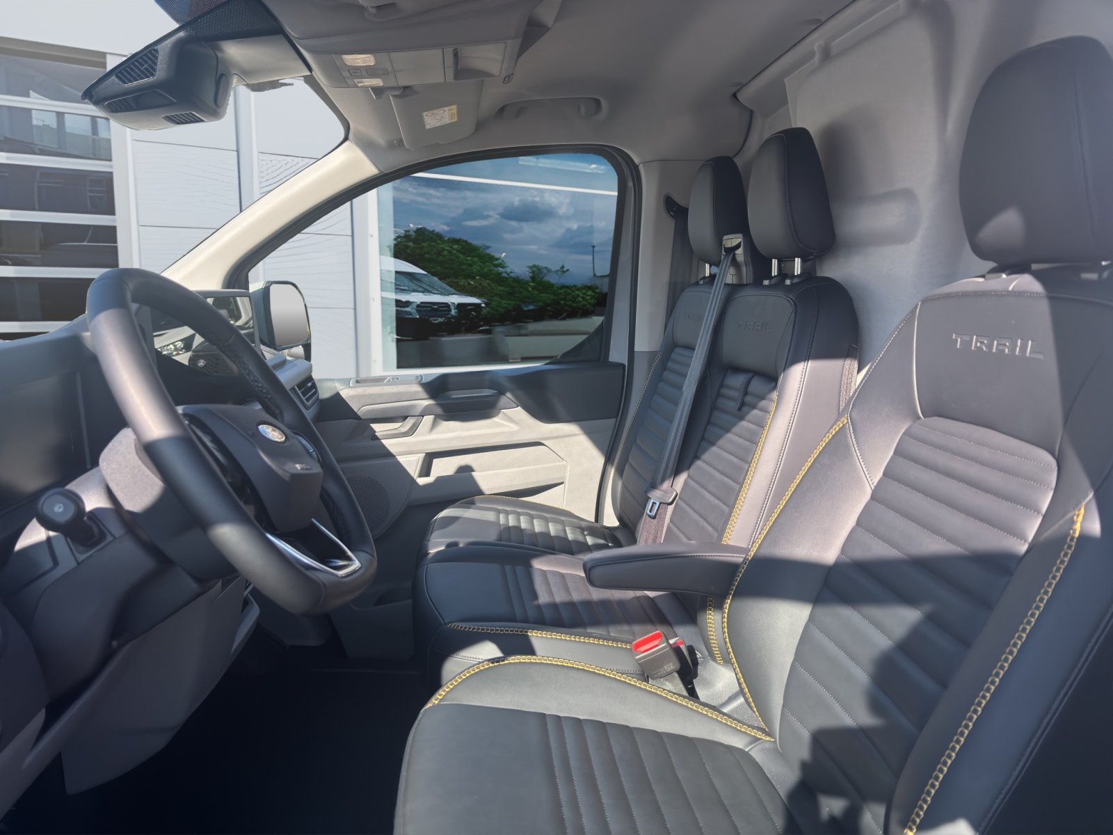 Fahrzeugabbildung Ford Transit Custom 2.0 Ecoblue 320 L1 Trail AWD