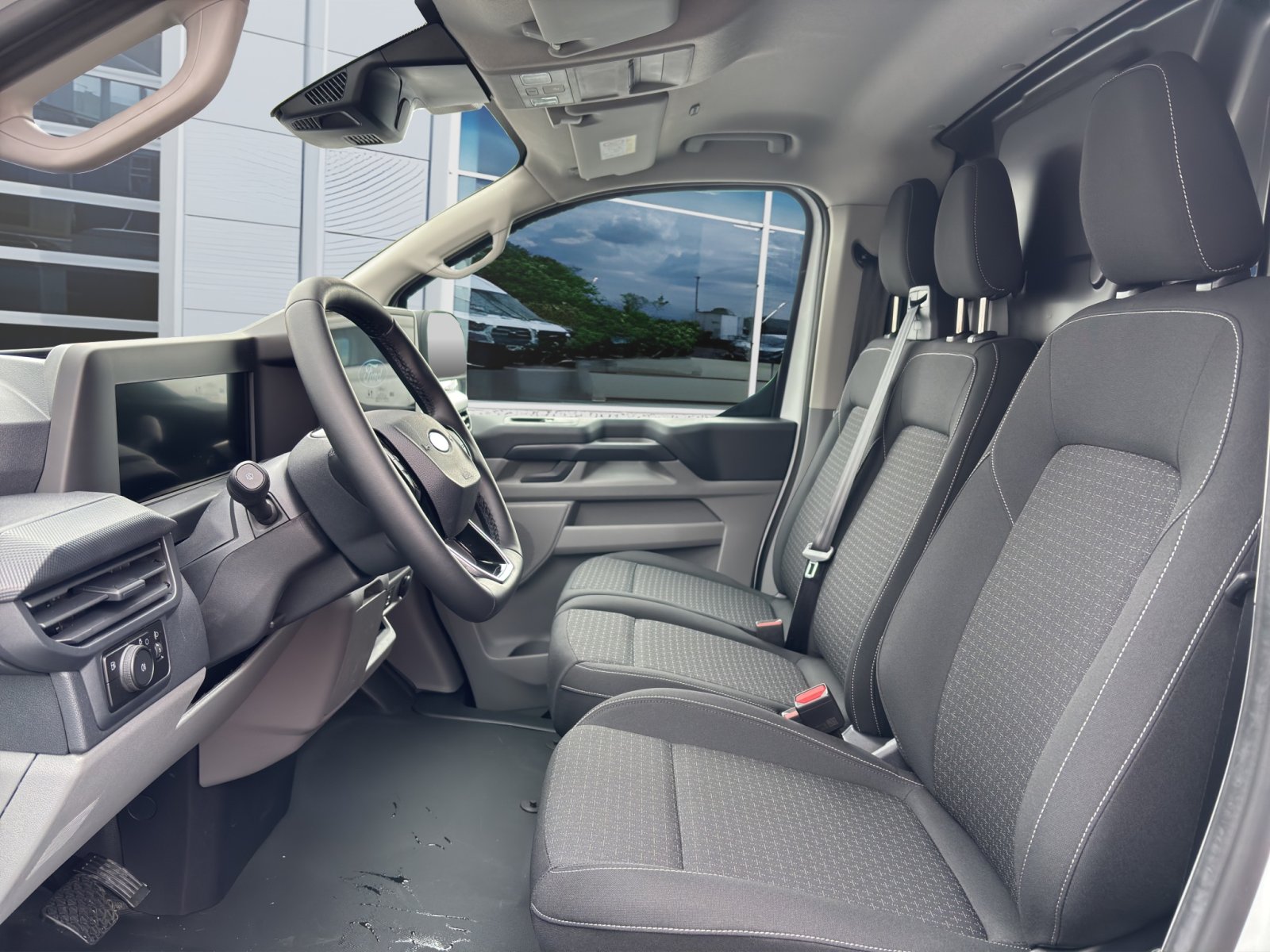 Fahrzeugabbildung Ford Transit Custom 2.5 PHEV 320 L1 Trend FWD Plug-in Hybrid