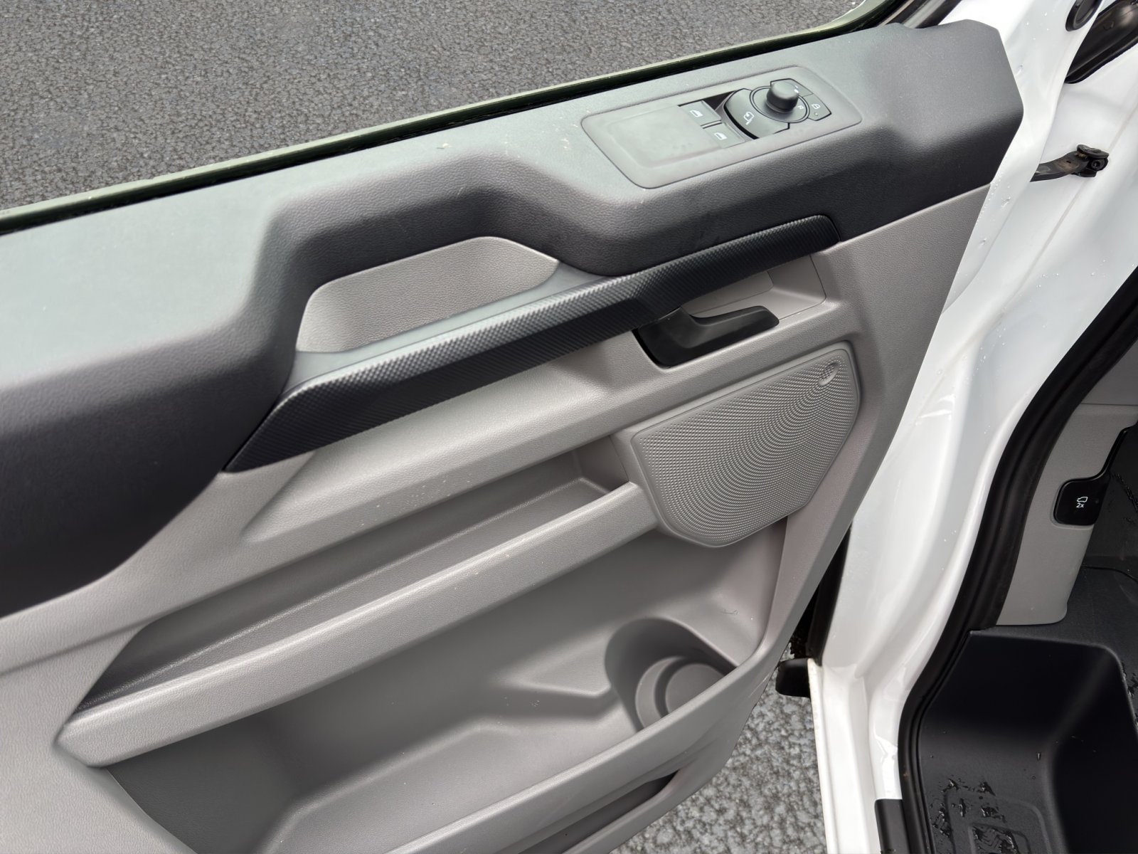 Fahrzeugabbildung Ford Transit Custom 2.5 PHEV 320 L1 Trend FWD Plug-in Hybrid