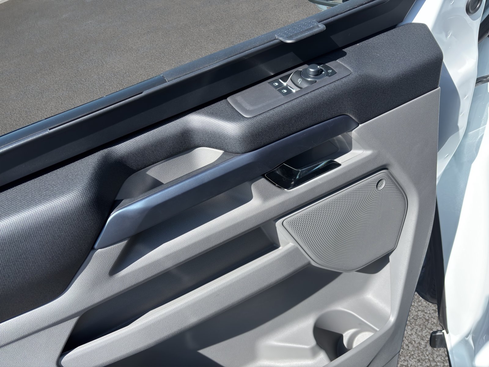 Fahrzeugabbildung Ford Transit Custom Nugget 320 L2 Titanium Aufstelldach FWD