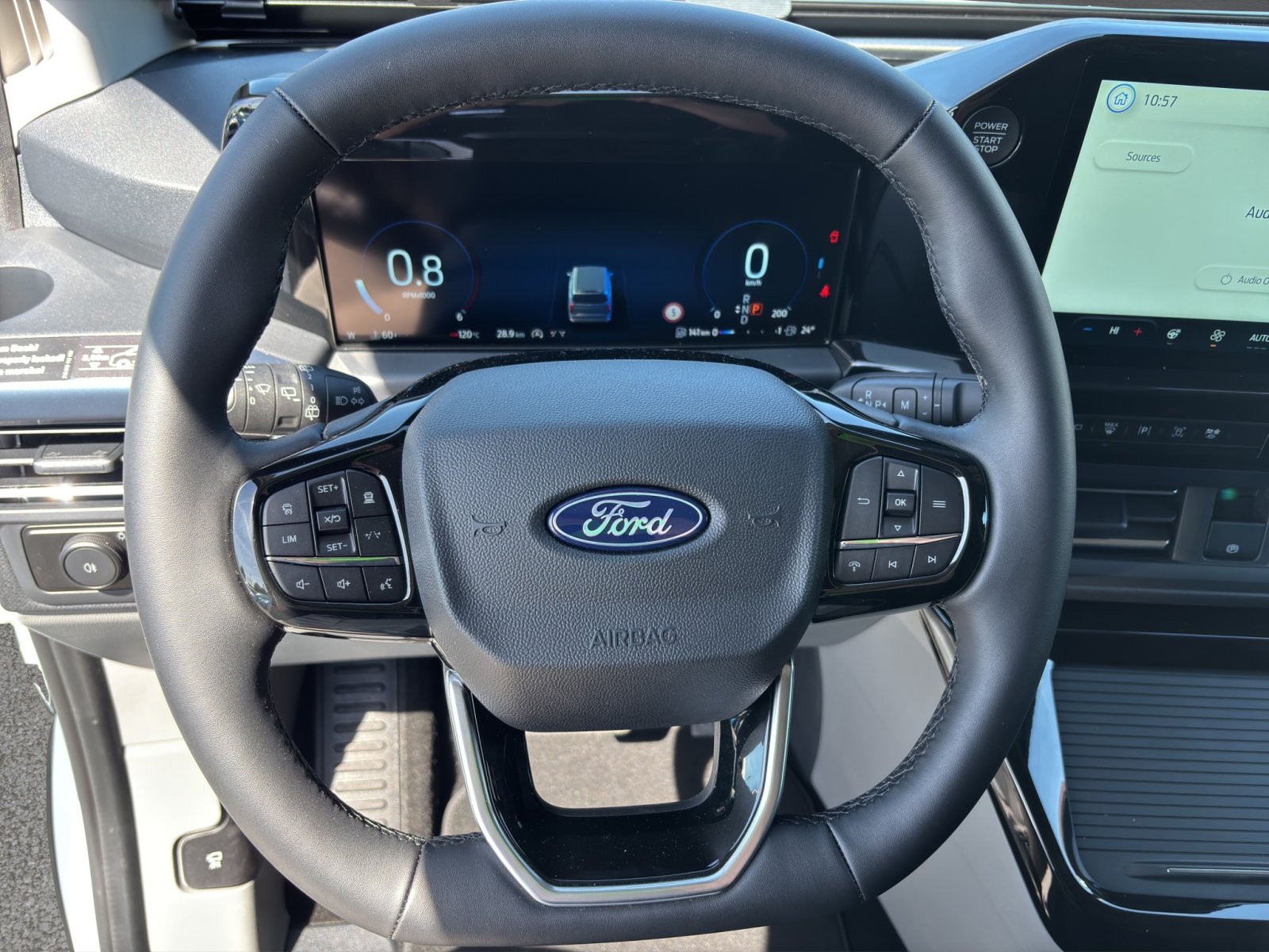 Fahrzeugabbildung Ford Transit Custom Nugget 320 L2 Titanium Aufstelldach FWD