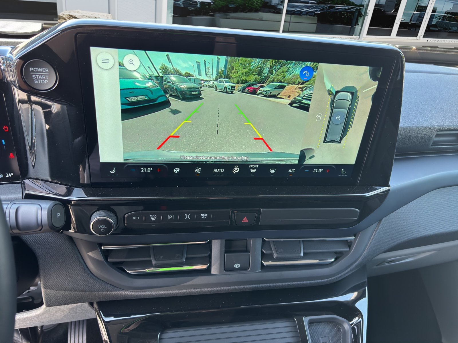 Fahrzeugabbildung Ford Transit Custom Nugget 320 L2 Titanium Aufstelldach FWD