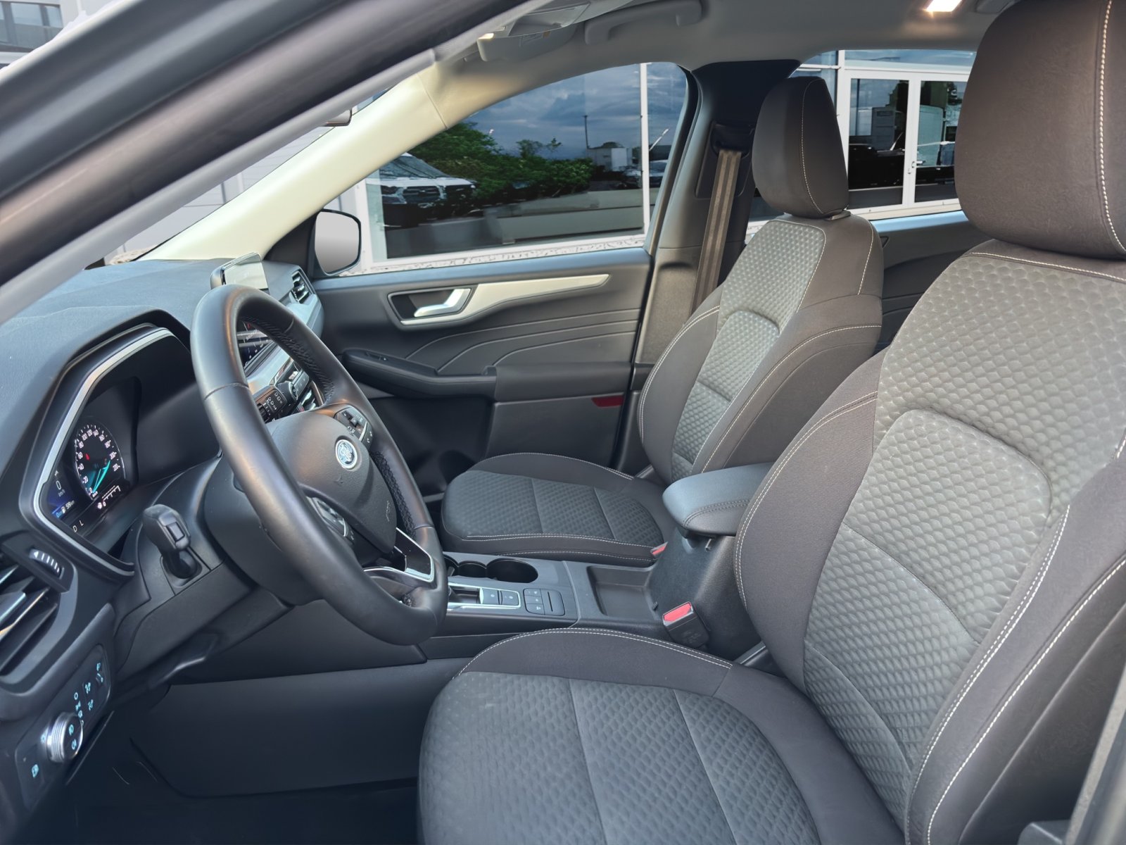 Fahrzeugabbildung Ford Kuga Plug-In Hybrid Cool & Connect #Winterpaket