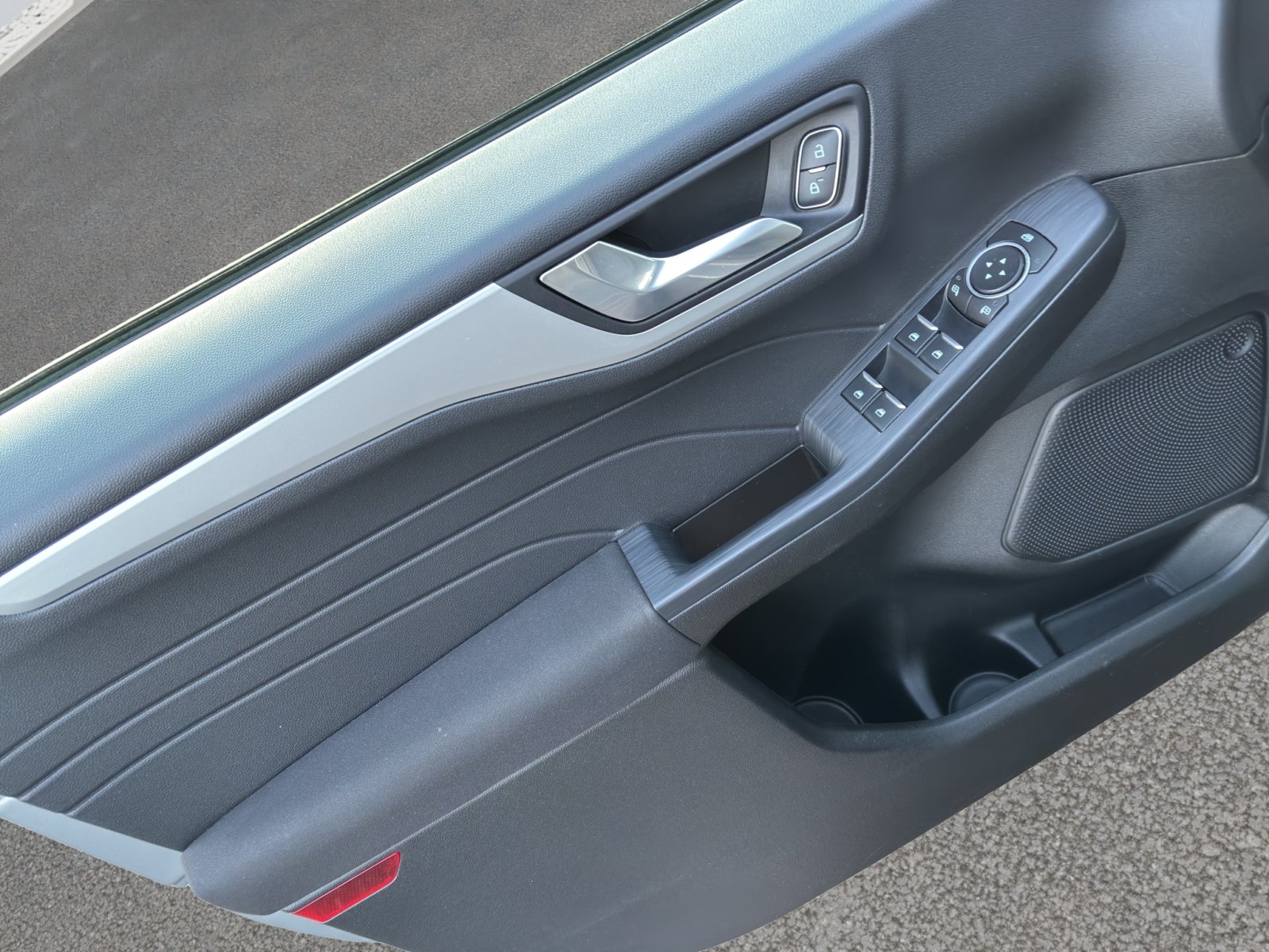 Fahrzeugabbildung Ford Kuga Plug-In Hybrid Cool & Connect #Winterpaket